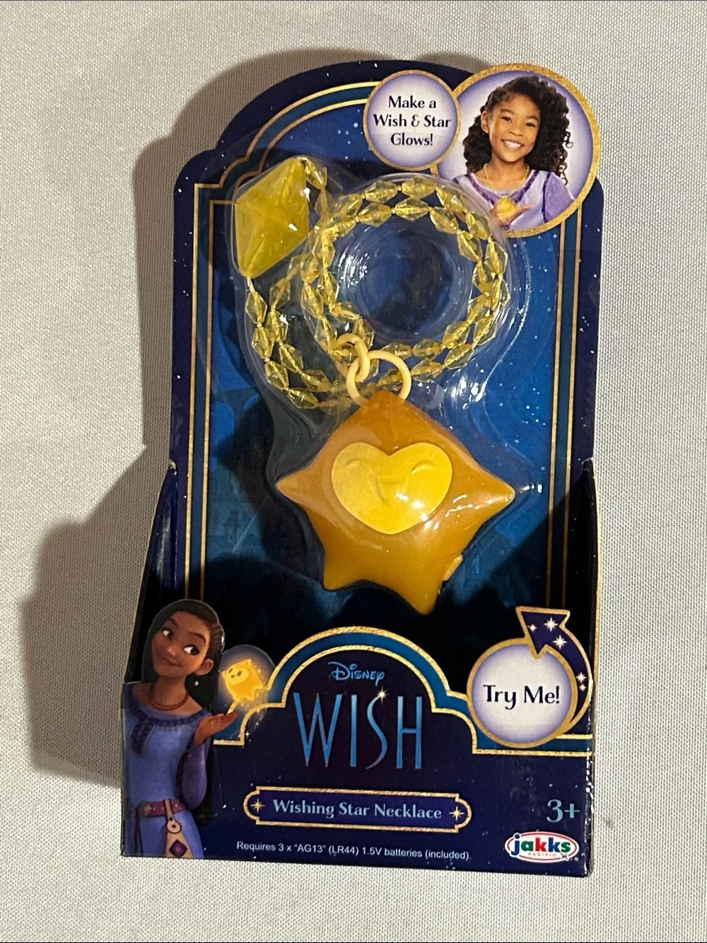 NEW Disney Wish Glowing Yellow Star Necklace